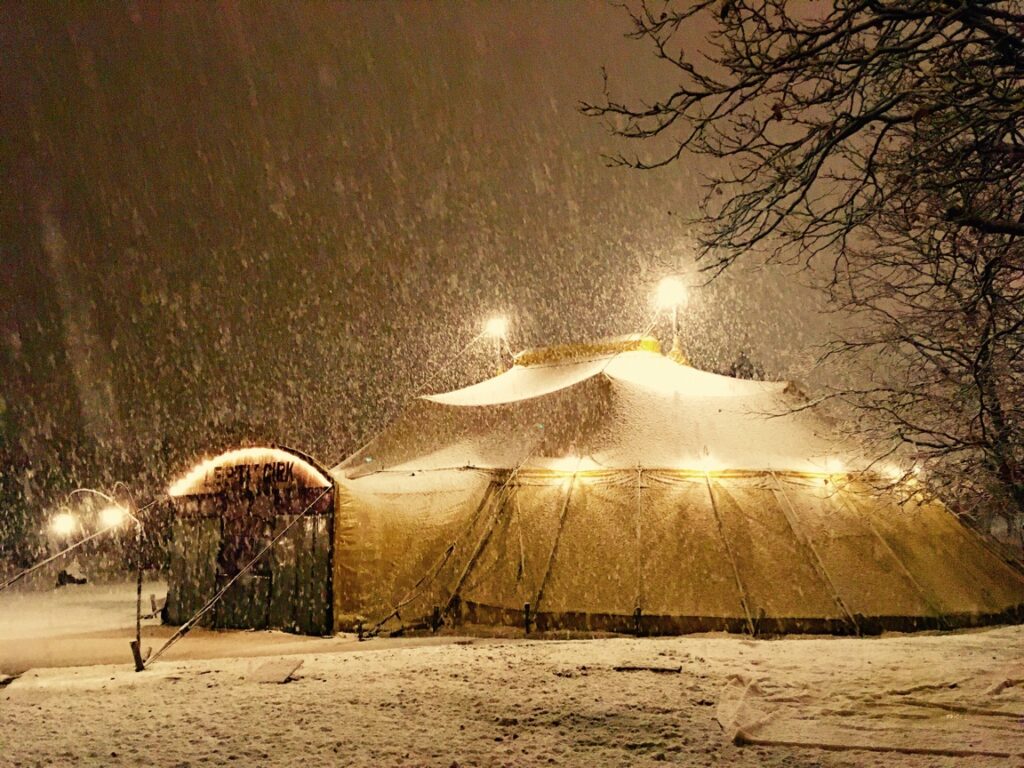 Chapiteau sous la neige, hiver 2017